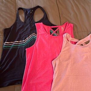 Bundle of Gap Fit tank tops!